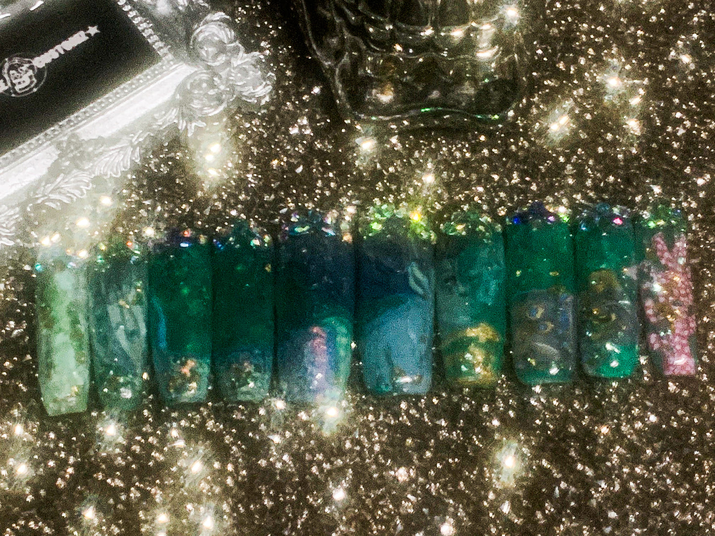 "The Dark Siren" nail set